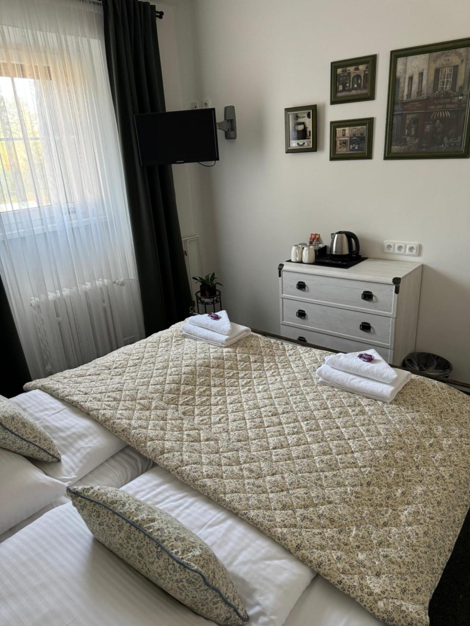 Pension U Draka Karlovy Vary Esterno foto